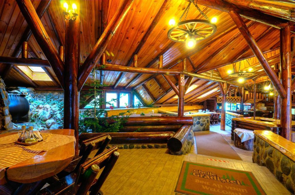 Resort Cheile Gradistei Moieciu Moeciu De Sus Quarto foto